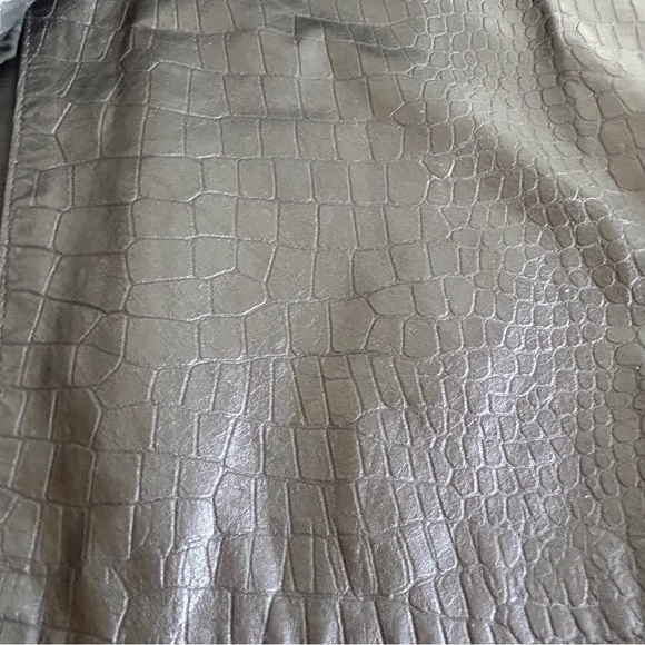 'toffs Black Leather Crocodile Imprint Midi Pencil Skirt - Picture 6 of 9